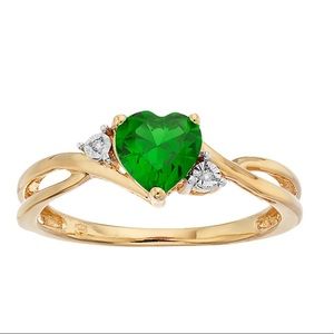 10k Gold Emerald & Diamond Heart Ring